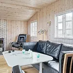 Feriehus Three-Bedroom Holiday home in Nexø 32 *