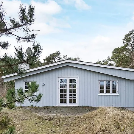 Three-Bedroom Holiday home in Nexø 32 Balke